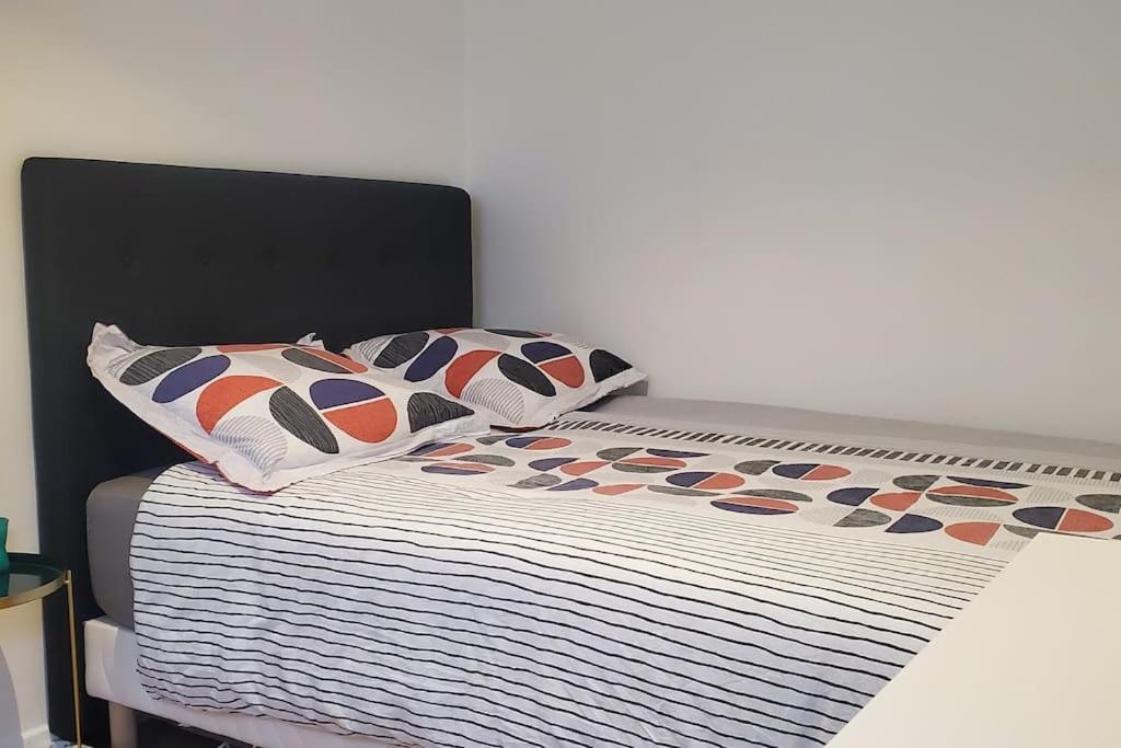 Tulsa Home - Superbe Appartement De Deux Chambres - Avec Terrasse Privee Osny Bagian luar foto