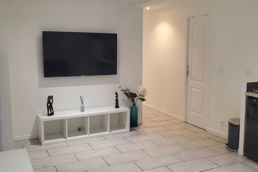 Tulsa Home - Superbe Appartement De Deux Chambres - Avec Terrasse Privee Osny Bagian luar foto